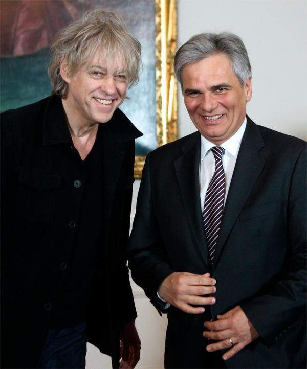 Auch der zweifach für den Friedensnobelpreis nominierte Menschrechtsaktivist und Musiker Bob Geldof wird in Wien den Opernball besuchen. Er folgt der Einladung von Oliver Prock, CEO von Salus Alpha, einem Fondsmanager im Bereich Alternativer Investments.