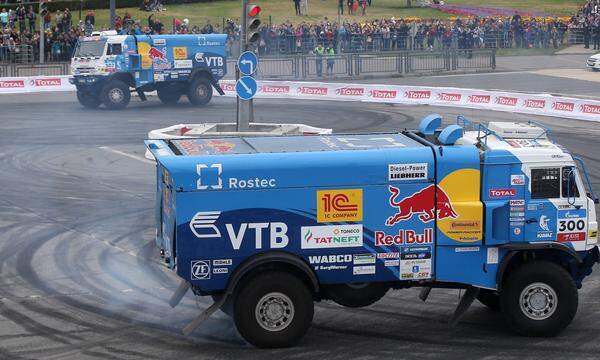 Man beachte die Ampel... aber bei Truck-Rennen geht es eben rund