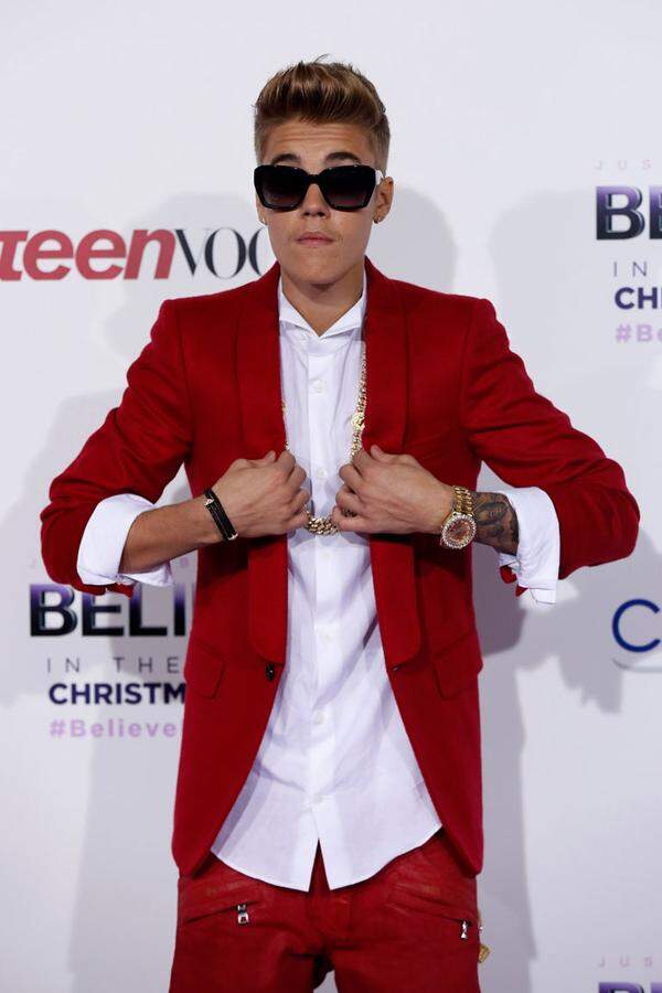Mädchenschwarm Justin Bieber plagen Problemen mit der Exekutive. Nach einer  Hausdurchsuchung mit Drogen-Fund wurde Bieber nun verhaftet, berichtet CNN. Der 19-Jährige soll an einem illegalen Dragster, einem Beschleunigungsrennen teilgenommen haben.