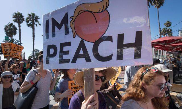 Donald Trumps Gegner im kalifornischen Santa Monica fühlen sich von den Hearings bestärkt. 