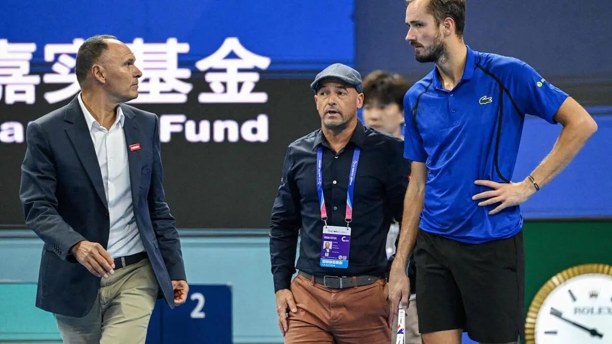Spectator hit in the eye: The ATP should crack down harder on repeat ...