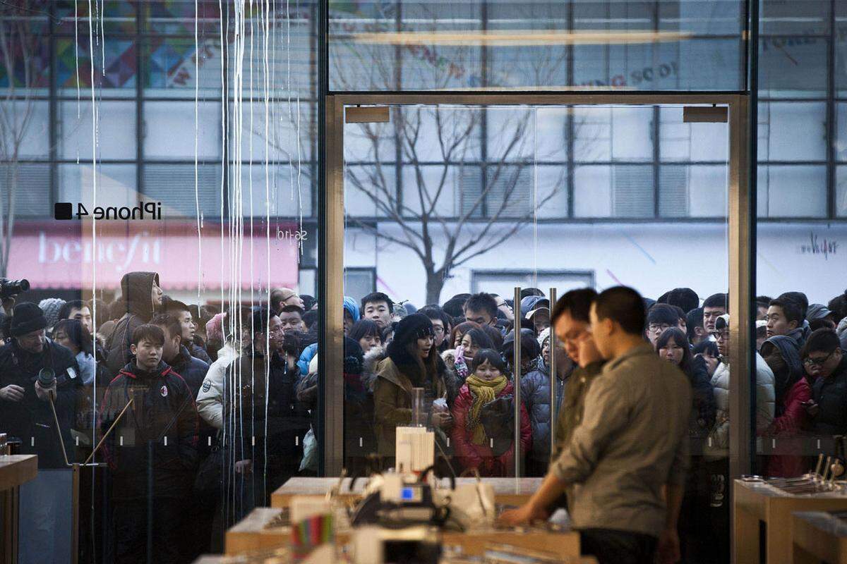 Der iPhone-Hype tobt auch in China. Eine Menschentraube wartete vor dem Apple-Store in Peking, um möglichst früh das iPhone 4S erhalten zu können.Zum vollständigen Bericht >>>
