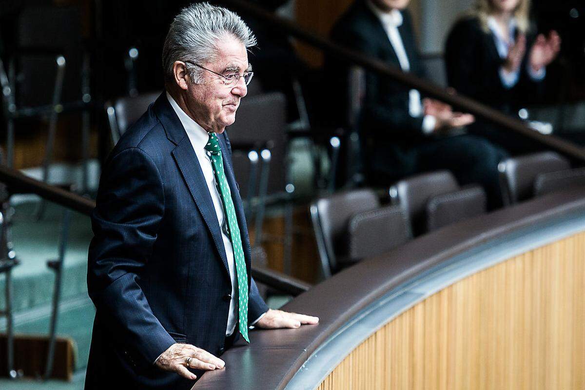 "Flüchtlinge, die im Freien übernachten müssen in der Republik Österreich, das soll nicht sein, das geht gar nicht." Bundespräsident Heinz Fischer zur Lage im Erstaufnahmezentrum Traiskirchen.