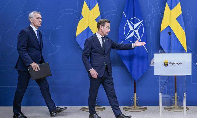 Archivbild von Nato-Generalsekretär Jens Stoltenberg (li.) und Schwedens Premierminister Ulf Kristersson.