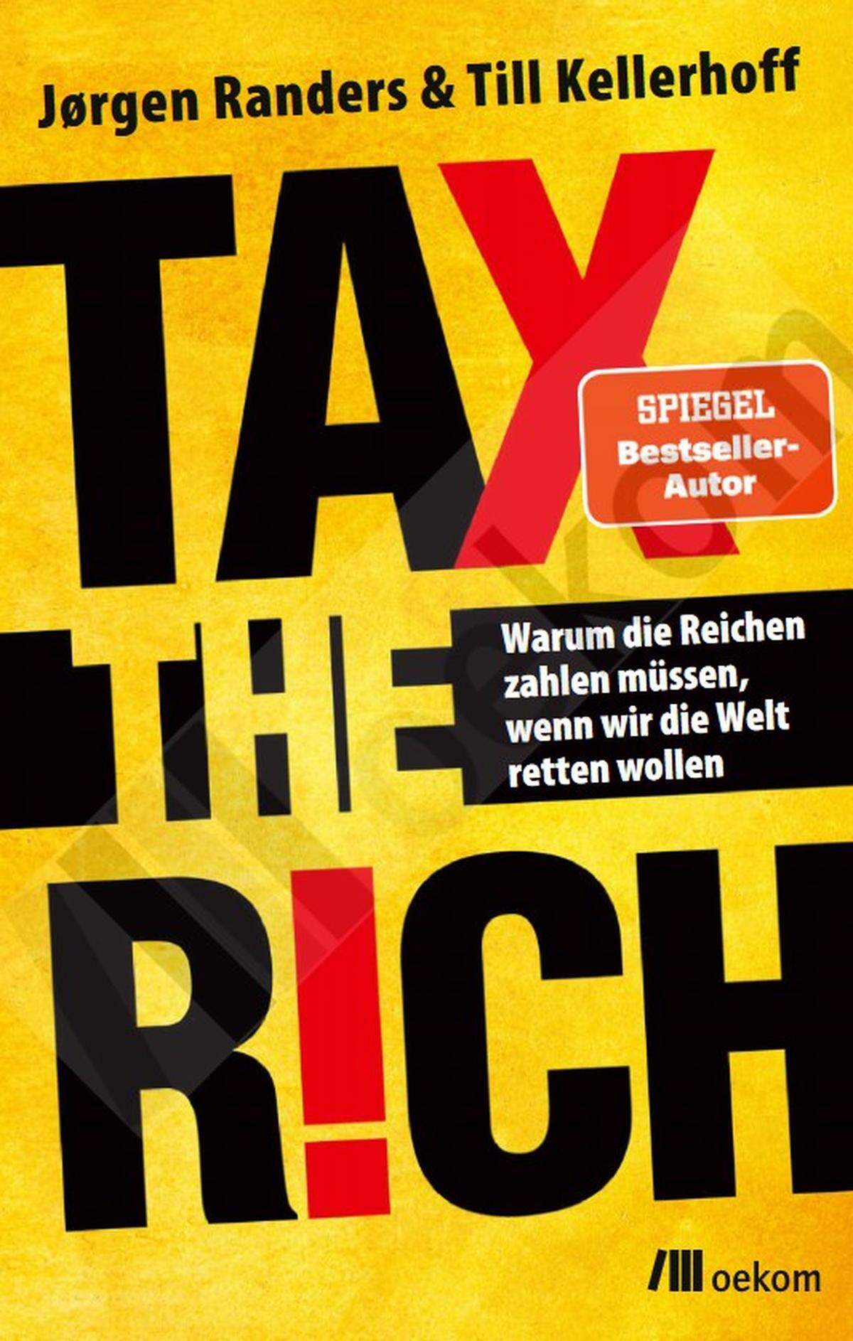 Tax the Rich

Warum die Reichen zahlen müssen, wenn wir die Welt retten wollen

von Jørgen Randers und Till Kellerhoff

Die Idee der Autoren scheint genial: Sie machen das Problem zur Lösung. In den Besitztümern der Reichen und Superreichen sehen sie die Quelle, die den Klimawandel verursacht hat – und die ihn nun aufhalten soll. Es gelte, die Steuern auf Vermögen anzuheben, um die nötigen Mittel für Weltrettung und sozialen Frieden zu erlangen. Gegen Zweifel führen die beiden Mitglieder des Club of Rome viele interessante Zahlen ins Feld. Sie deuten zwar an, dass es nicht nur aufs Geld, sondern auch auf den politischen Willen ankommt. In ihrem optimistischen Gedankenexperiment ist dieses Problem aber bereits überwunden.
