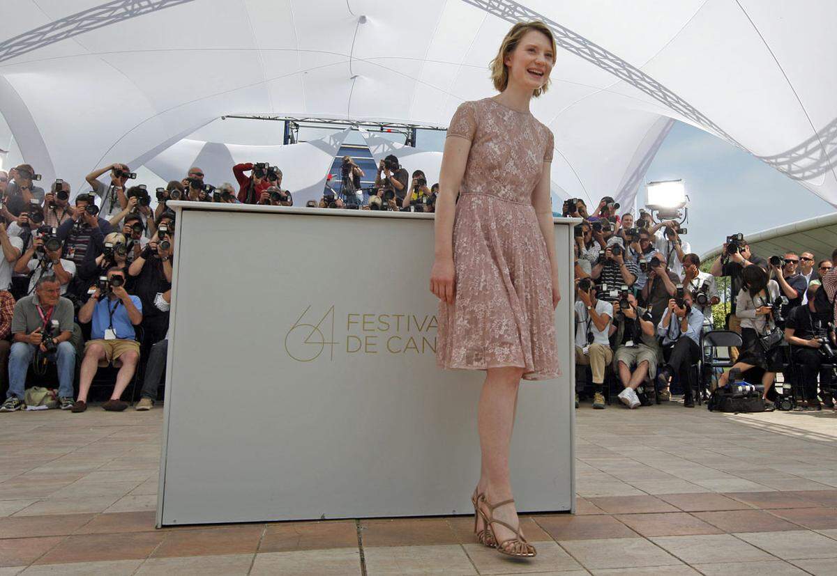 Mia Wasikowska beim Photocall zu "Restless" in hauchzartem Textil von Valentino.