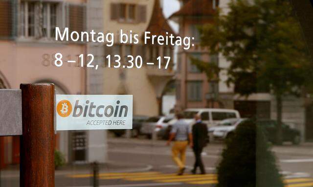 In einzelnen Geschäften – hier im schweizerischen Zug – wird Bitcoin als Zahlungsmittel akzeptiert. 