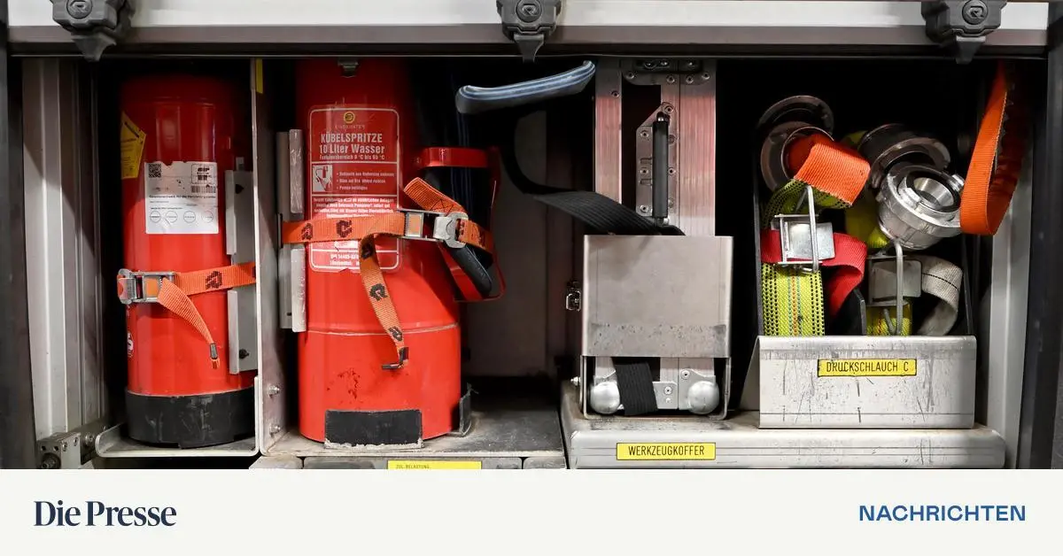 Zivilschutzalarm-in-Hallein-Brand-bei-Firma-Emco