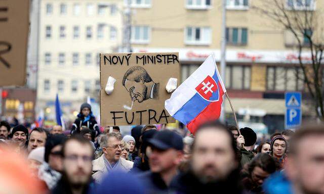 Nach dem Mord an Kuciak und seiner Verlobten gingen die Menschen in der Slowakei tagelang gegen die Regierung die Straßen. 
