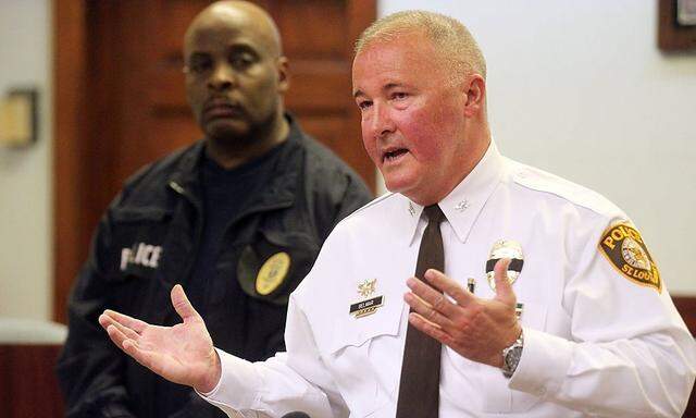 John Belmar, Polizeichef von St. Louis, kommt nicht zur Ruhe.