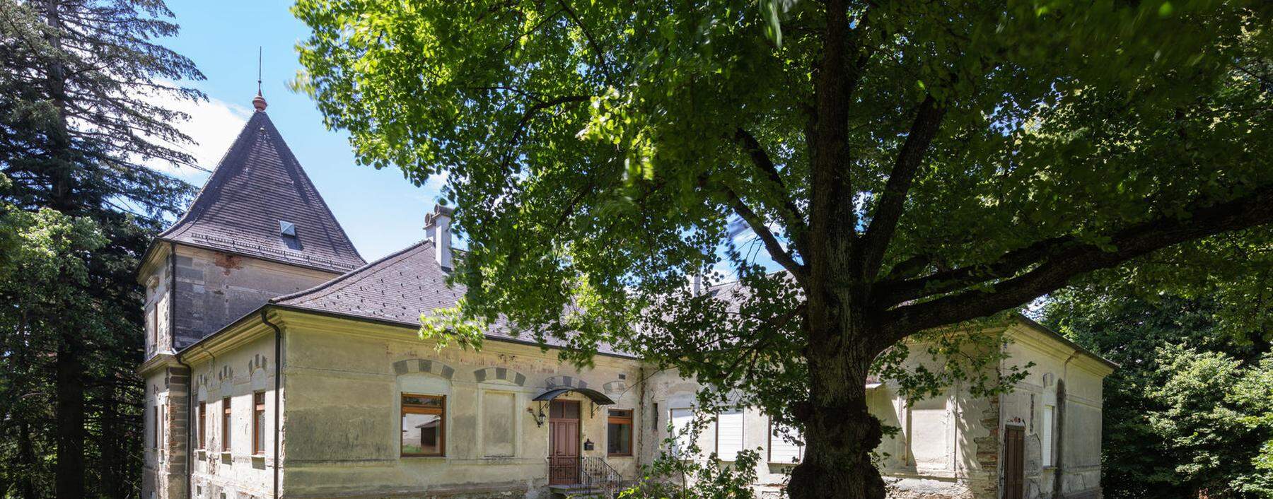 Villa Egan am Fuße der Burg Bernstein im Burgenland.