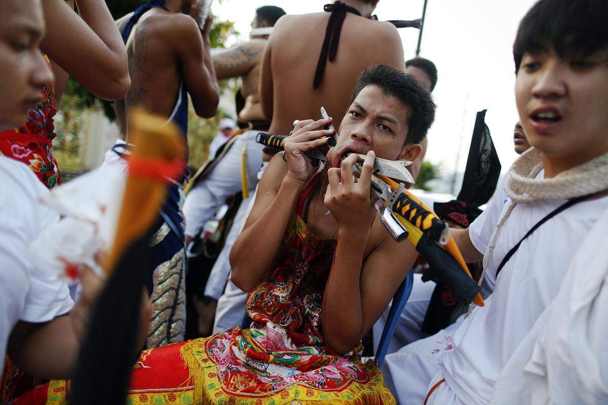 Das "Vegetarian Festival" trägt seinen Namen aber auch nicht umsonst. Die wichtigste Regel ist es, in den neun Tagen kein Fleisch und keine Milchprodukte zu sich zu nehmen.