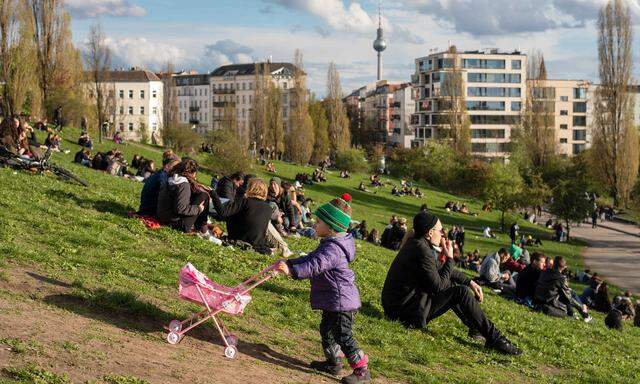 In Wien geht die Gentrifizierung deutlich langsamer als in Berlin (Bild: der Mauerpark). Aber der strenge Mieterschutz hat auch Nachteile. 