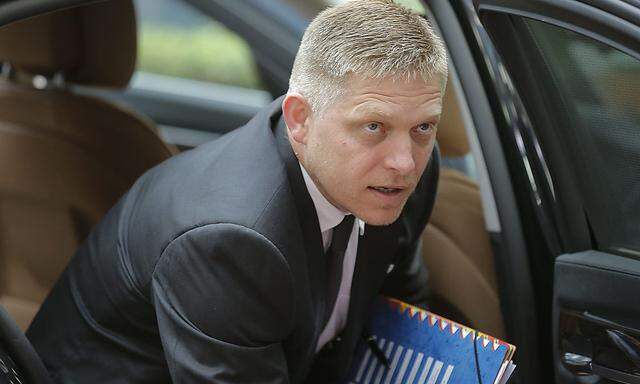 Der slowakische Premier Robert Fico hat eine Klage angekündigt