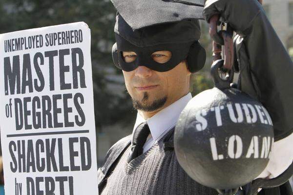 Auch diplomierte Superhelden ohne Job mischen sich unter die Demonstranten.