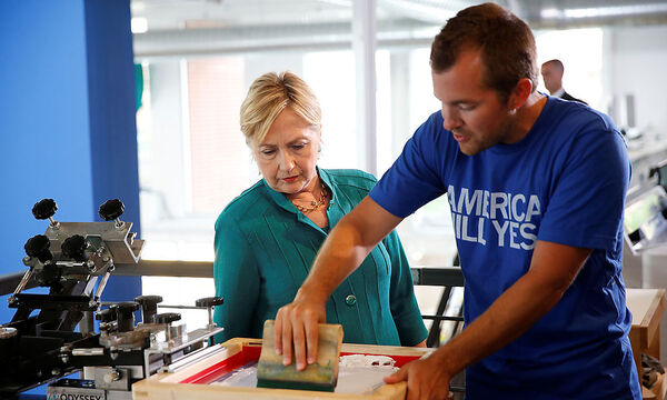 Hillary Clinton zu Besuch bei der Wirtschaft