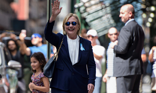 Hillary Clinton hat drei Tage lang den Umstand vertuscht, dass sie an einer Lungenentzündung leidet. Am Sonntag brach sie beinahe zusammen. 