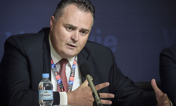Verteidigungsminister Hans Peter Doskozil bei einer Pressekonfernz beim Nato-Gipfel in Warschau.