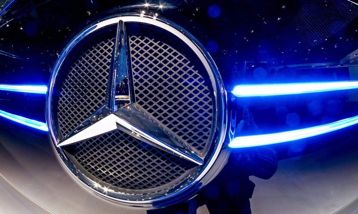 Jetzt aber endlich zu den Highlights des Branchentreffs: Zu den Highlights der Internationalen Automobilausstellung in diesem Jahr ganz klar Mercedes und BMW.
