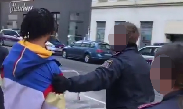 Screenshot aus einem Video, das einen Teil der Amtshandlung zeigt und auf sozialen Medien verbreitet wurde.