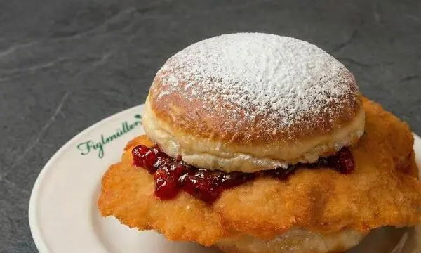 Schnitzelsemmel war gestern: Der „Wiener Krapfen“ von Figlmüller.