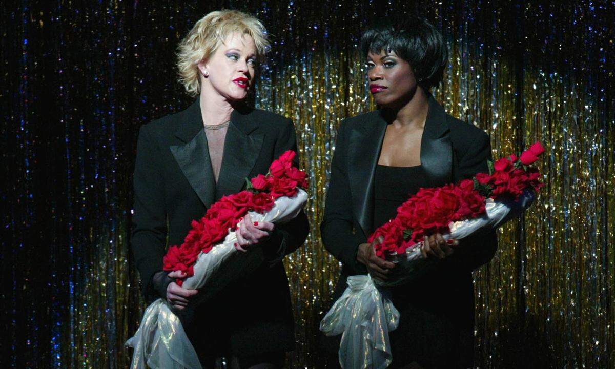 Manche Filme, in denen Griffith zuletzt mitwirkte, wurden direkt auf Video herausgebracht. Ihr Debüt am Broadway im Musical "Chicago" (hier im Bild mit ihrer Kollegin Deidre Goodwin) im Jahr 2003 erntete dagegen großes Lob und brachte hohe Einnahmen.