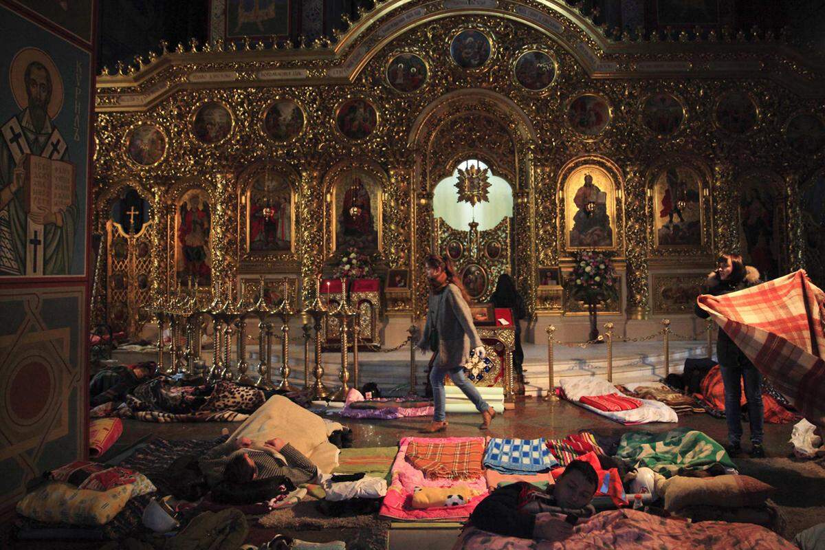 In der griechisch-katholischen Kathedrale der Hauptstadt wurde ein Lazarett für verwundete Demonstranten eingerichtet.