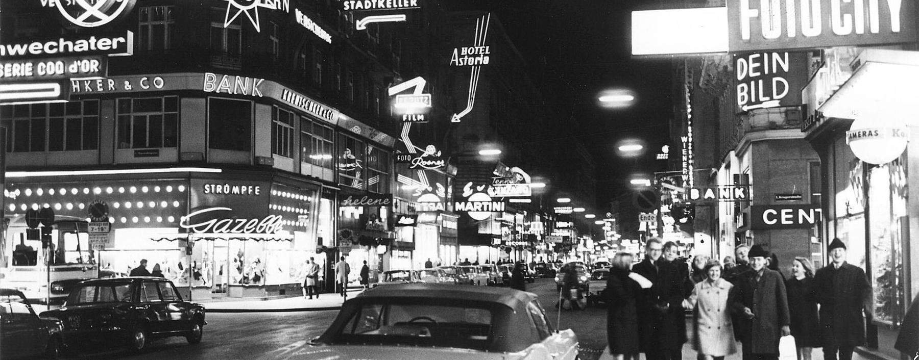 „Man made electric light“, sang James Brown 1966: Dieses Bild aus dem Jahr 1969 zeigt die Wiener Kärntner Straße mit viel Licht – und noch mit Autoverkehr.