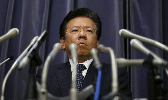 Mitsubishi Motors Corp's President Tetsuro Aikawa attends a news conference to brief about issues of misconduct in fuel economy tests at the Land, Infrastructure, Transport and Tourism Ministry in Tokyo, Japan