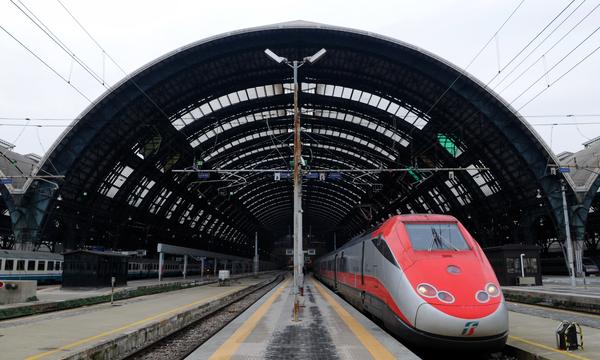 Der Eurostar im Bahnhof Mailand.