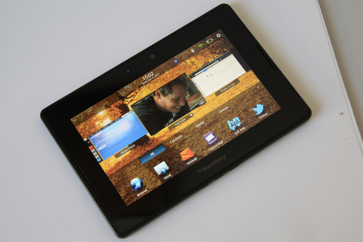 Das funktioniert auch bei YouTube: Das entsprechende Video läuft einfach im Kleinformat weiter.