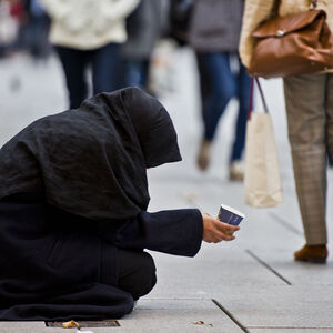 Das grundsätzliche Recht auf Bettelei ist durch die Menschenrechtskonvention geschützt, so entscheidet der Verfassungsgerichtshof.