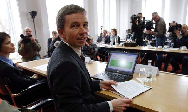 Professor of macroeconomics and co-founder of Germany's anti-euro party 'Alternative fuer Deutschland' Lucke addresses a news conference in Berlin