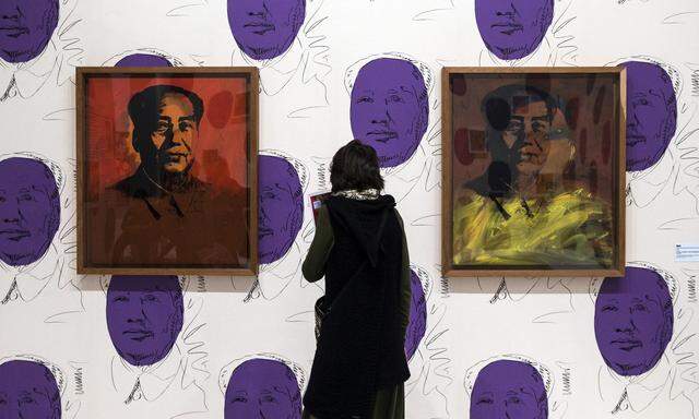 Ohne Kritik ist Pop nichts anderes als Propaganda, so Georg Seeßlen. Andy Warhols "Mao" im Paris Modern Art Museum.