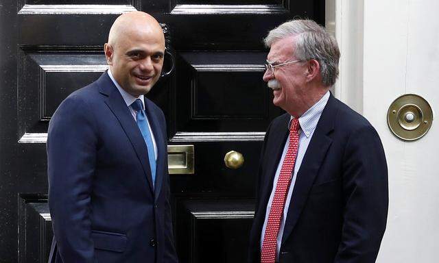 Trafen sich in der Downing Street: Der britische Finanziminister und Sajid Javid und US-Sicherheitsberater John Bolton. 