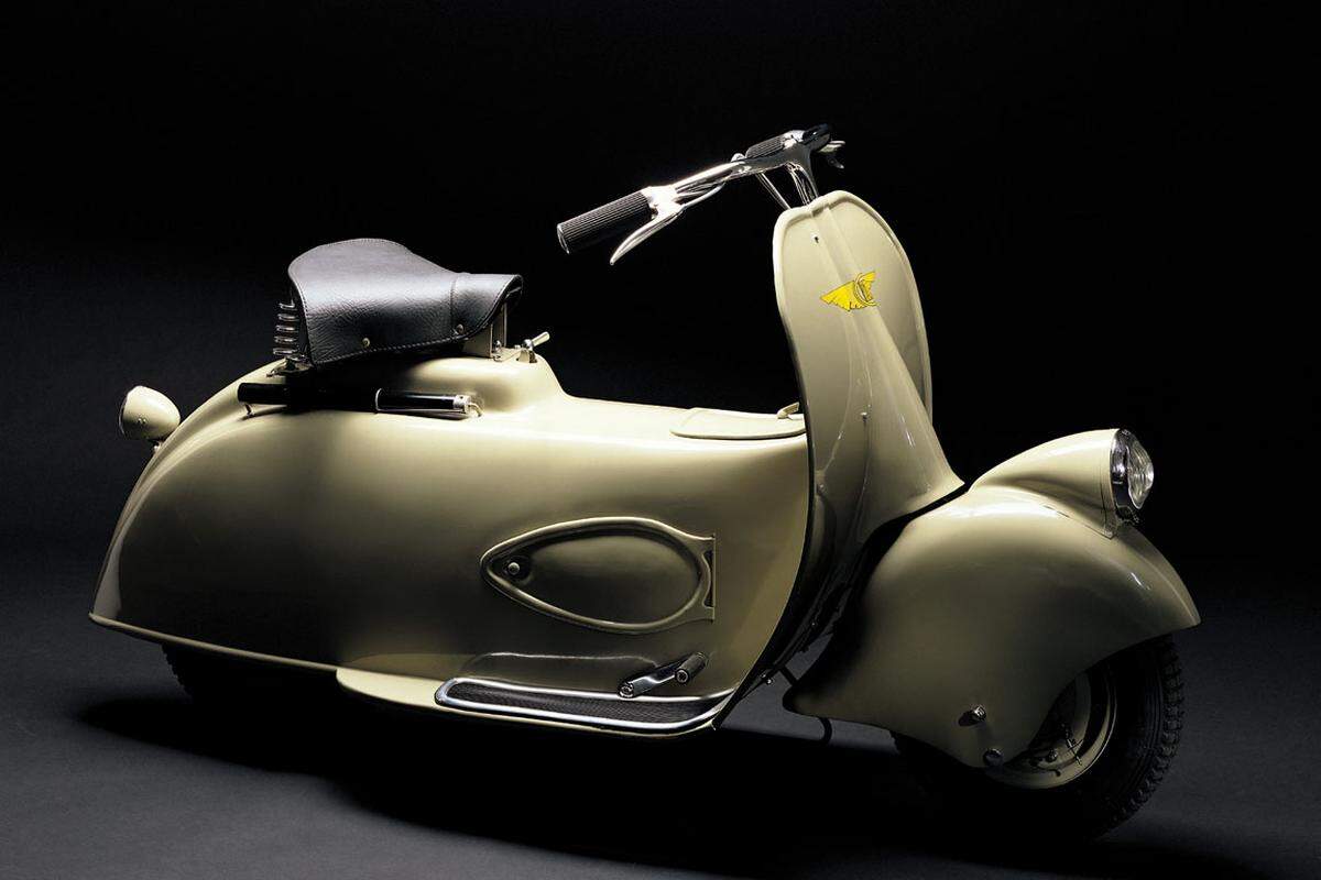 „Motorrad mit sinnfällig arrangierten Komponenten und Kotflügeln sowie Hauben, die die Technik bedecken.“ Im Italienischen klingt die Patentbeschreibung vom 23. April 1946 natürlich viel schöner. (Im Bild: Die Vespa Paperino aus dem Jahr 1946.)