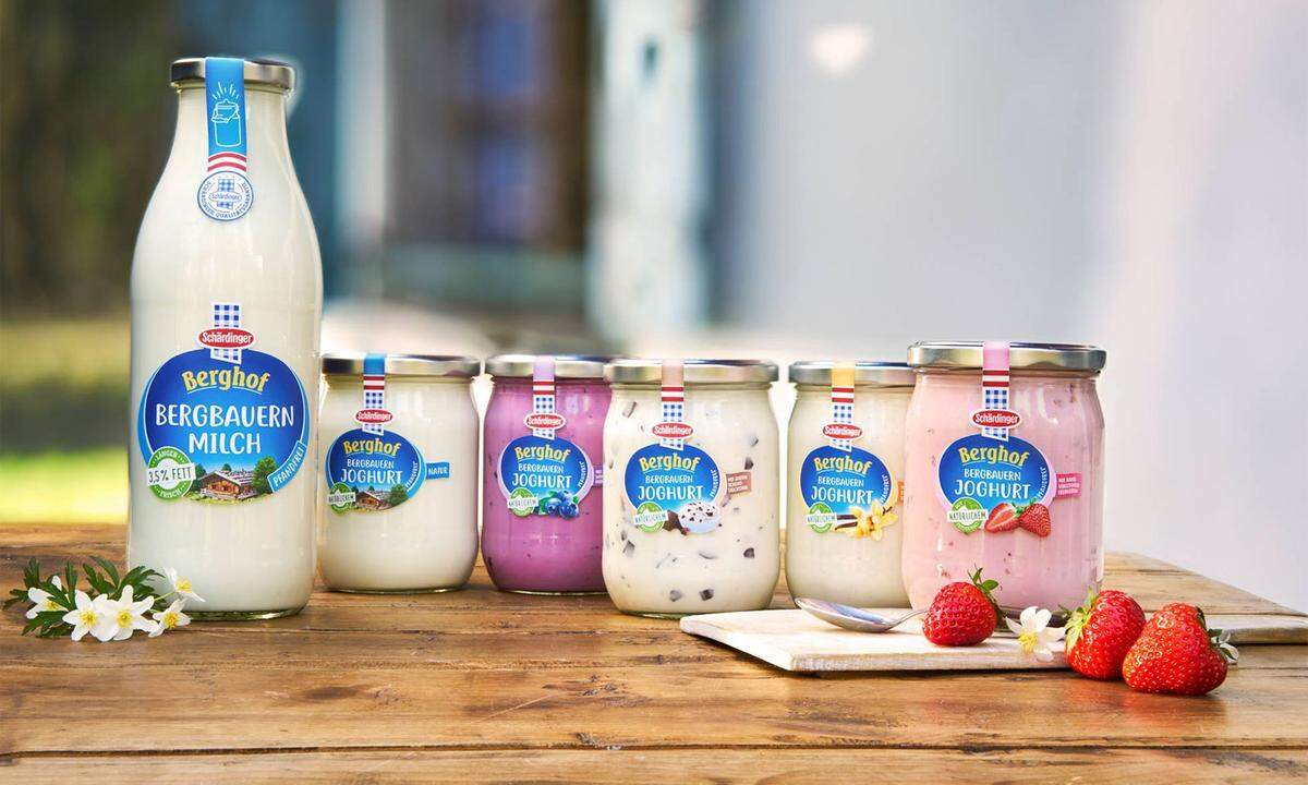 Index: 71,9 Sie stehen in fast jedem Kühlregal: Milchprodukte von Schärdinger. Die Marke ist die größte des österreichischen Milchkonzerns "Berglandmilch", zu dem unter anderem auch Latella und Tirol Milch gehören.