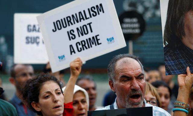 Proteste für die türkische Medienfreiheit im Juni 2016