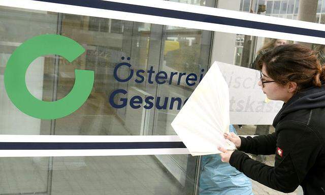 Die neu gegründete Österreichische Gesundheitskasse startet gleich einmal mit einem Defizit.