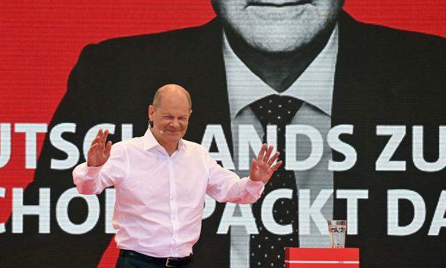 „Ganz berührt“ von den Umfragen: SPD-Chef Olaf Scholz startete in Bochum in die heiße Wahlkampfphase.