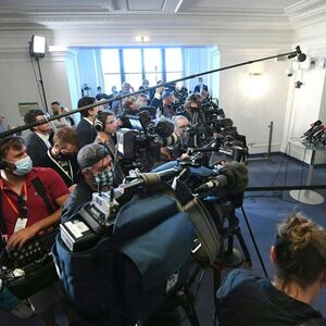 IBIZA-U-AUSSCHUSS: FRAKTIONSFUeHRER STEPHANIE KRISPER (NEOS) / JAN KRAINER (SPOe)