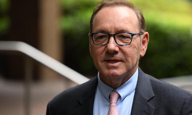Schauspieler Kevin Spacey beim Verlassen des Gerichts in London.
