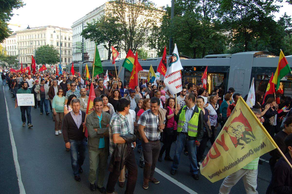 Erst am Freitag waren zahlreiche Menschen aus Solidarität mit den Demonstranten in Istanbul auf die Wiener Ringstraße gegangen.