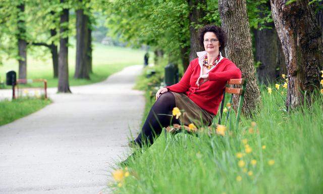 Marie-Theres Arnbom (hier in Pötzleinsdorf) führt in ihrem neuen Buch auf verschiedenen Wegen durch Bad Ischl.