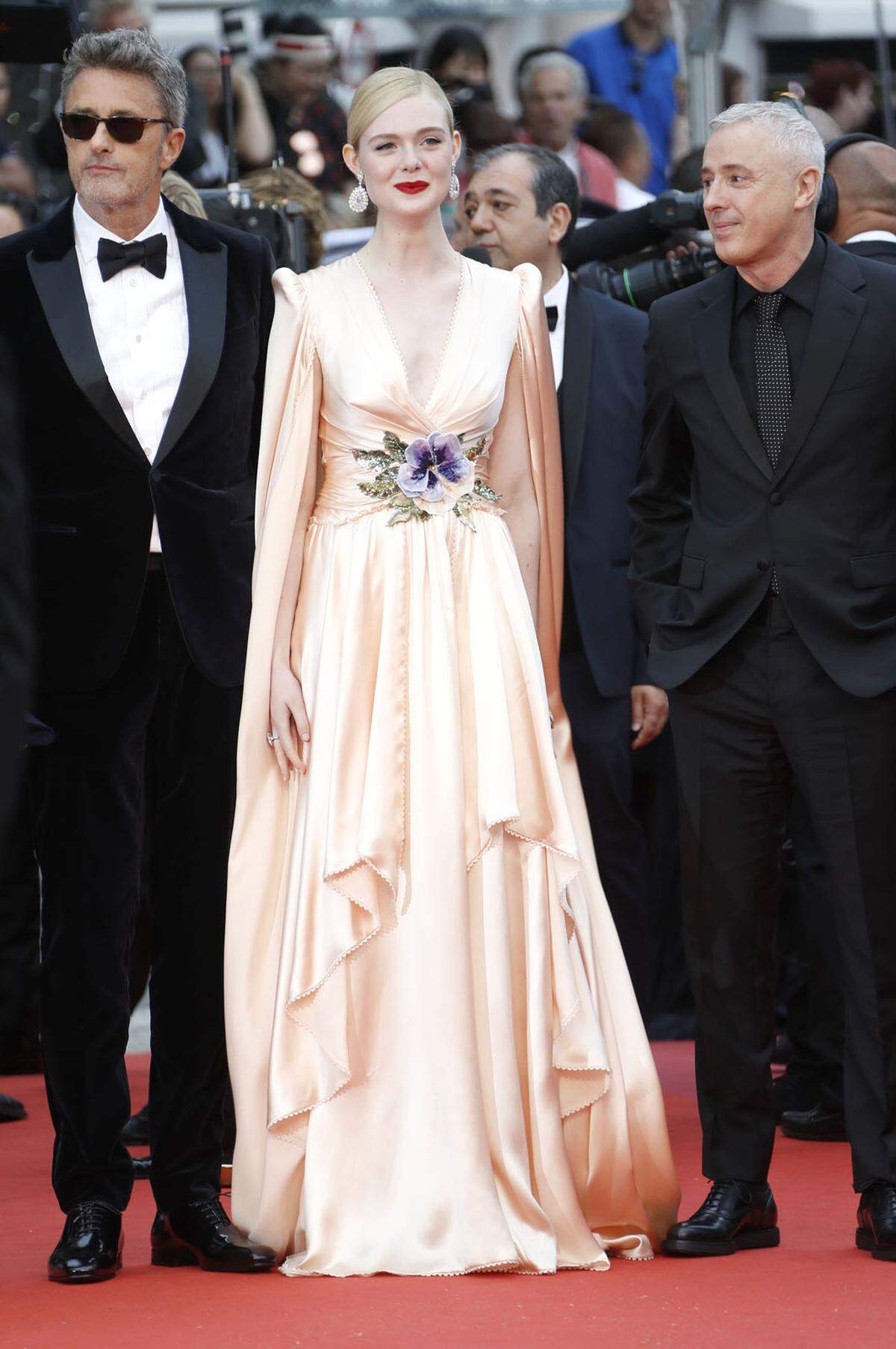 Elle Fanning legte in Gucci einen eleganten Start hin.