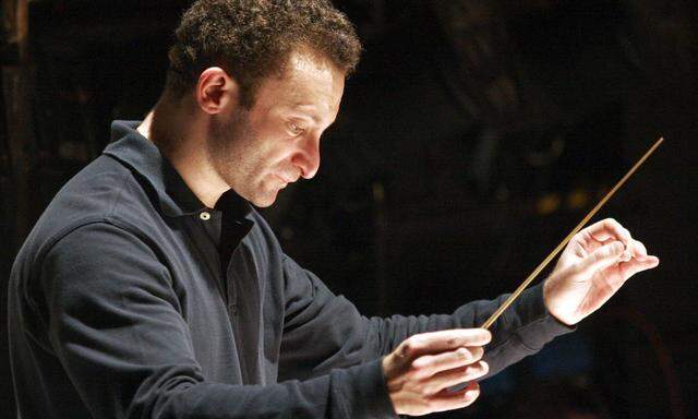 Kirill Petrenko, Garant für orchestrale Höchstleistungen, tritt heute, Freitag, sein Amt in Berlin an.