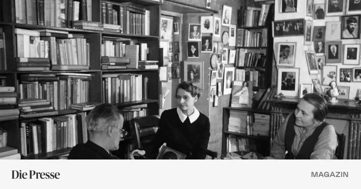 Zwei-Frauen-k-mpfen-f-r-die-Literatur-premium-