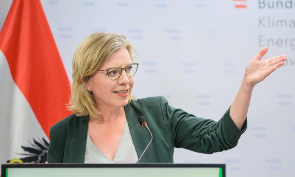 Der grüne Koalitionspartner ÖVP will auf eine Ministeranklage gegen Leonore Gewessler verzichten, obwohl die ÖVP gemeinsam mit der FPÖ dafür die nötige Mehrheit im Nationalrat hätte.