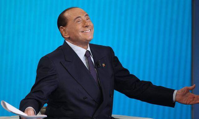 Mediaset trug in den 1990er Jahren wesentlich zum politischen Aufstieg von Silvio Berlusconi bei.