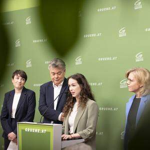Lena Schilling und die Parteiführung der Grünen.